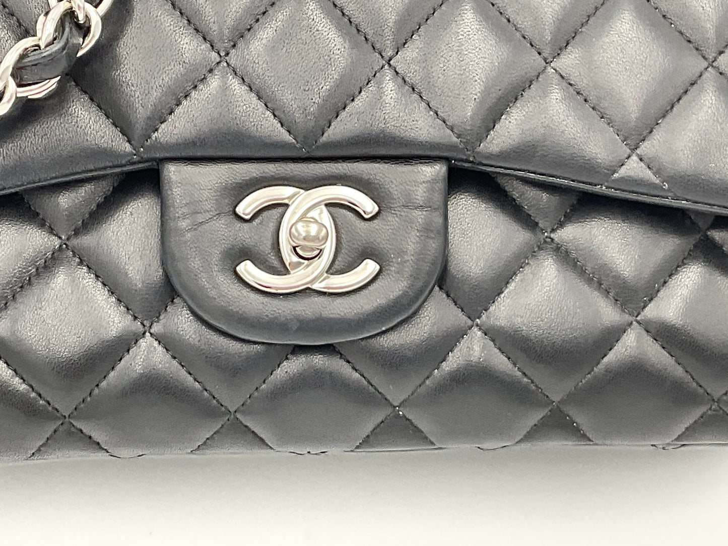 CHANEL Timeless Classique Jumbo Handbag