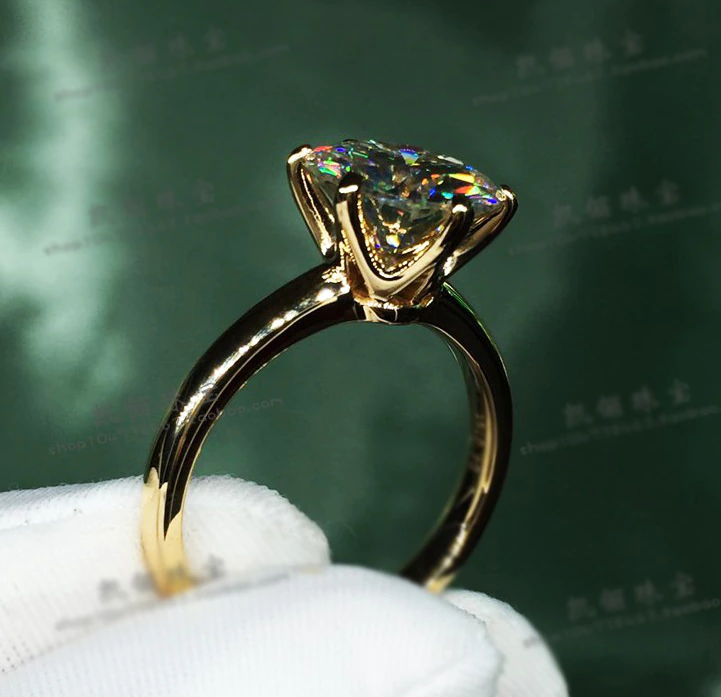 Luxury Solitaire Diamond Ring