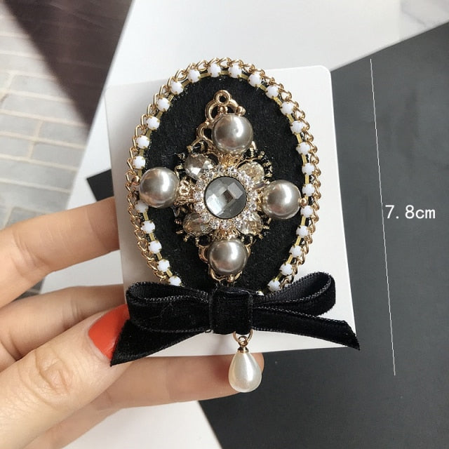 Vintage Accessory Lapel Pins and Brooches